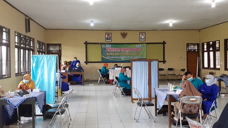 VAKSINASI COVID-19 TAHAP 1 BAGI KEPALA DESA DAN PERANGKAT DESA